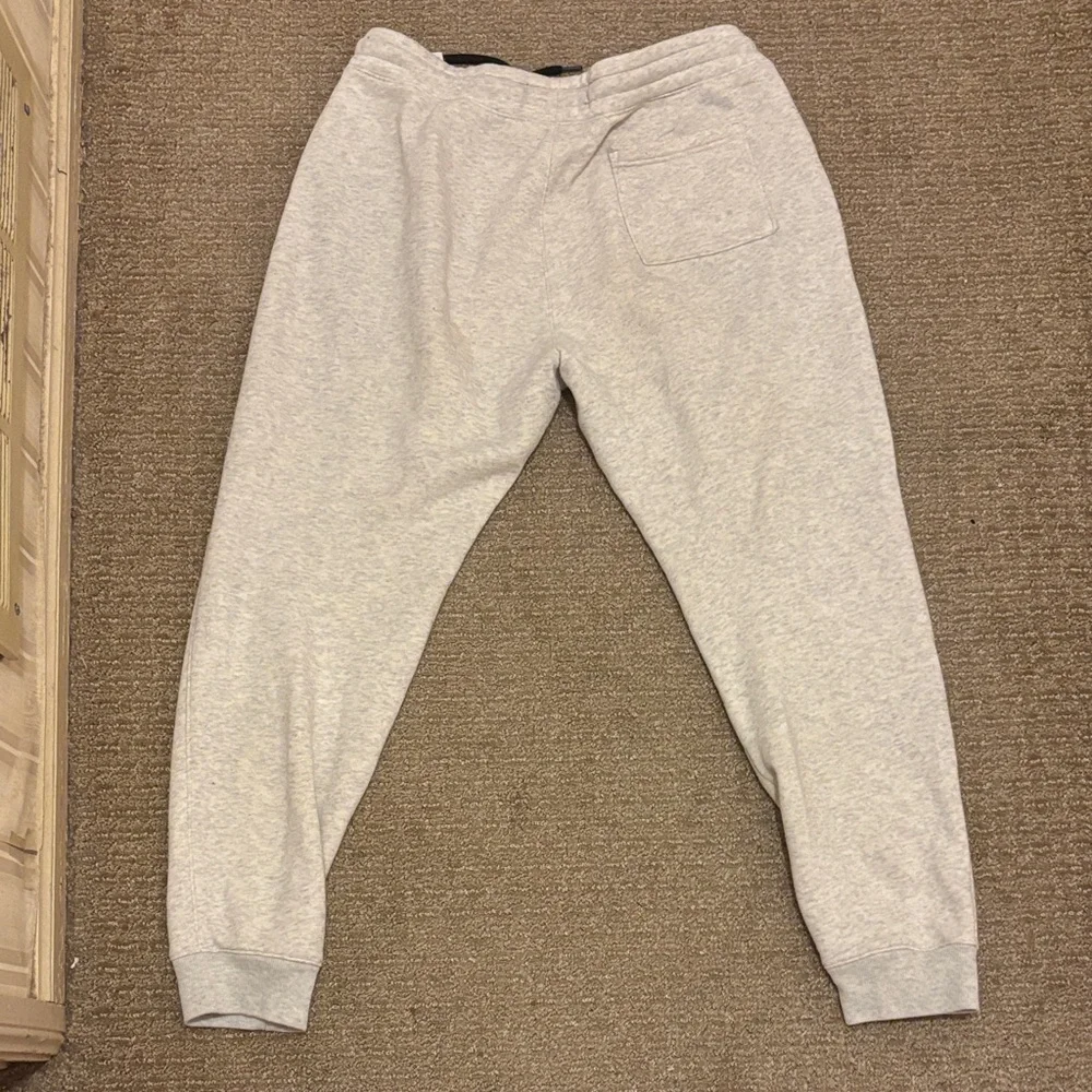 Hollister Light Gray Joggers - Picture 3 of 4